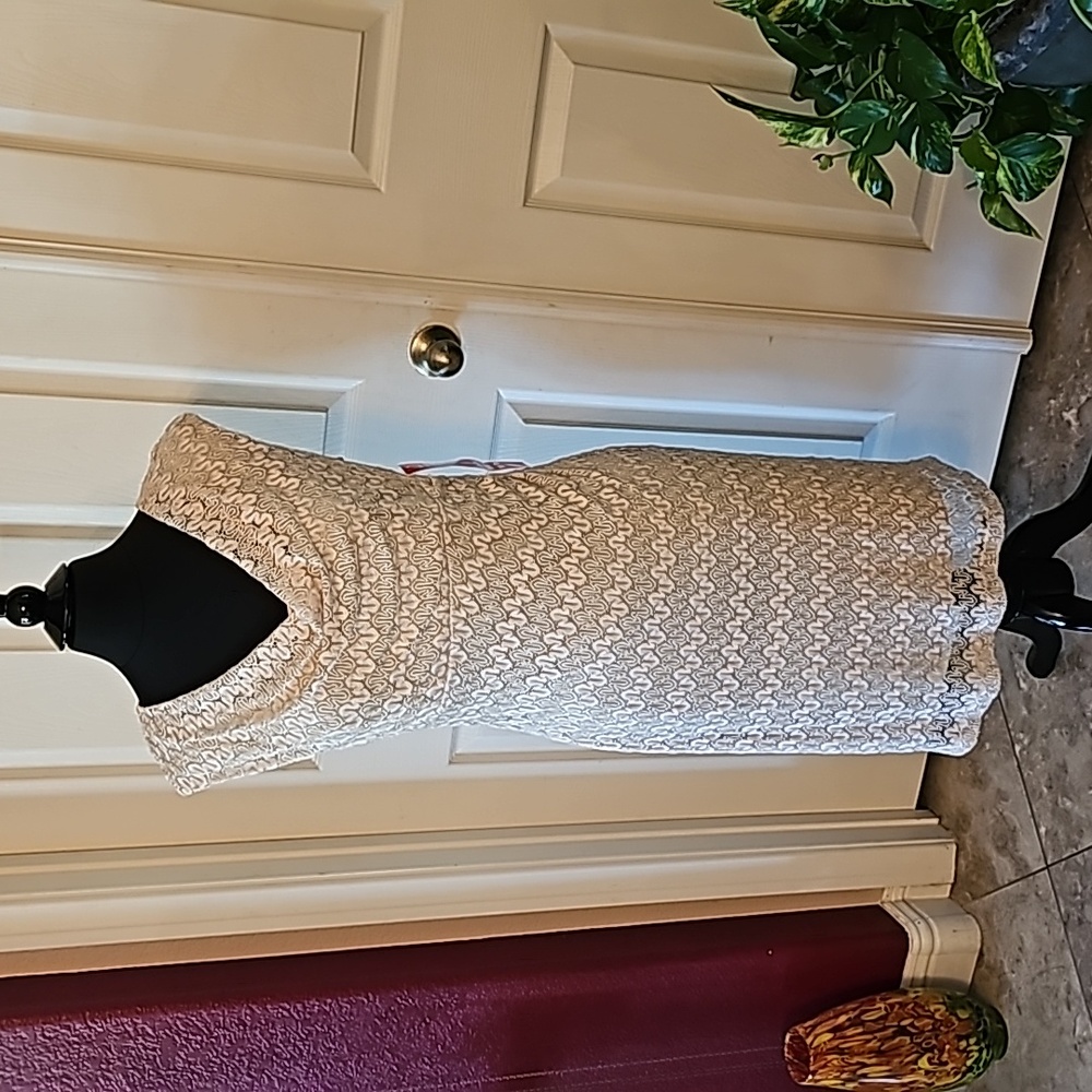 Off white lace dress.  Pit to pit 19", waist 16".